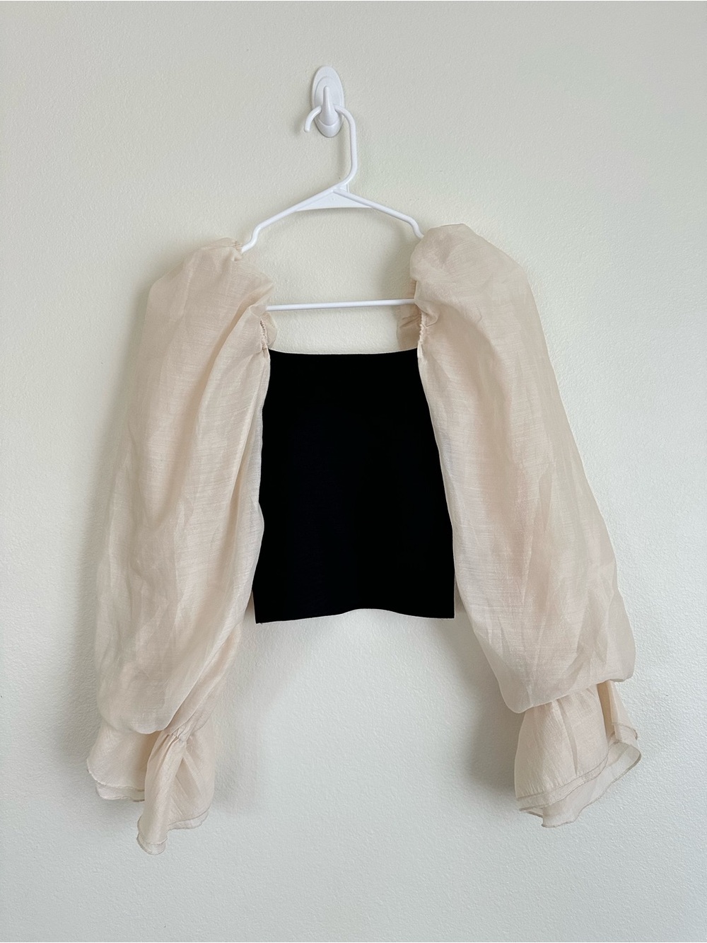 Zara Sheer Puff-Sleeve Crop Top - Black & Cream